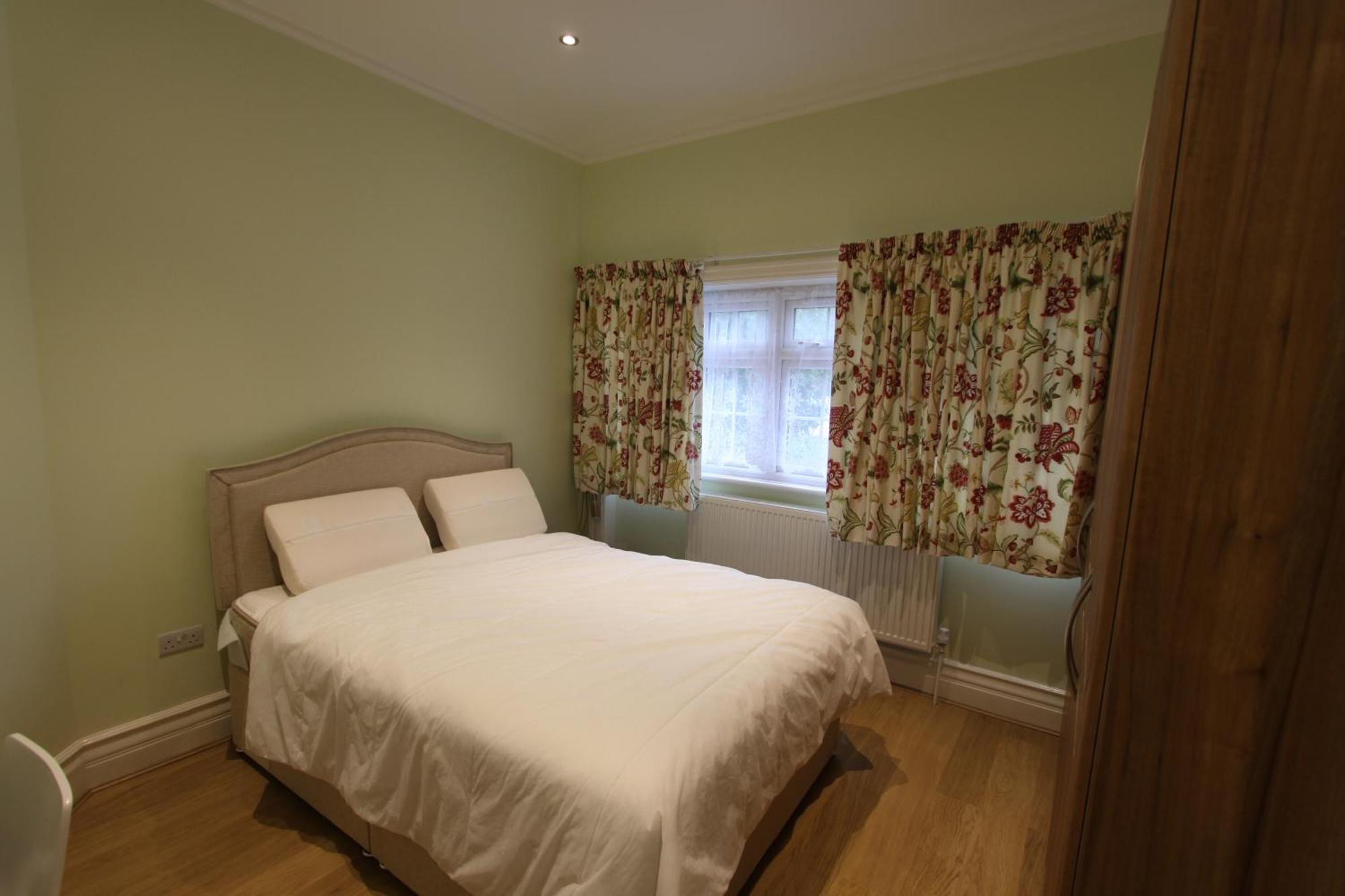 Spacious 2-bed Flat, 2 Baths & Separate Toilet Londres